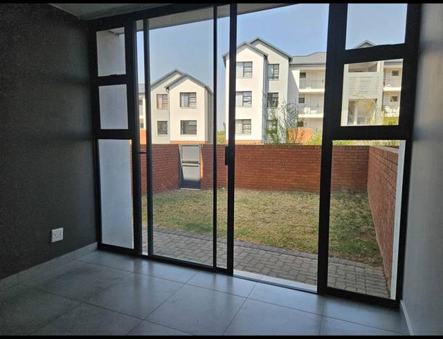 1 BEDROOM PROPERTY TO RENT IN SHERE